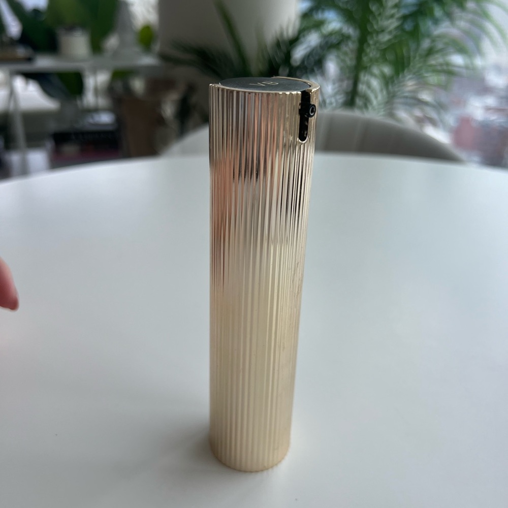 Estee Lauder Victoria Beckham Morning Aura Illuminating moisturiser
